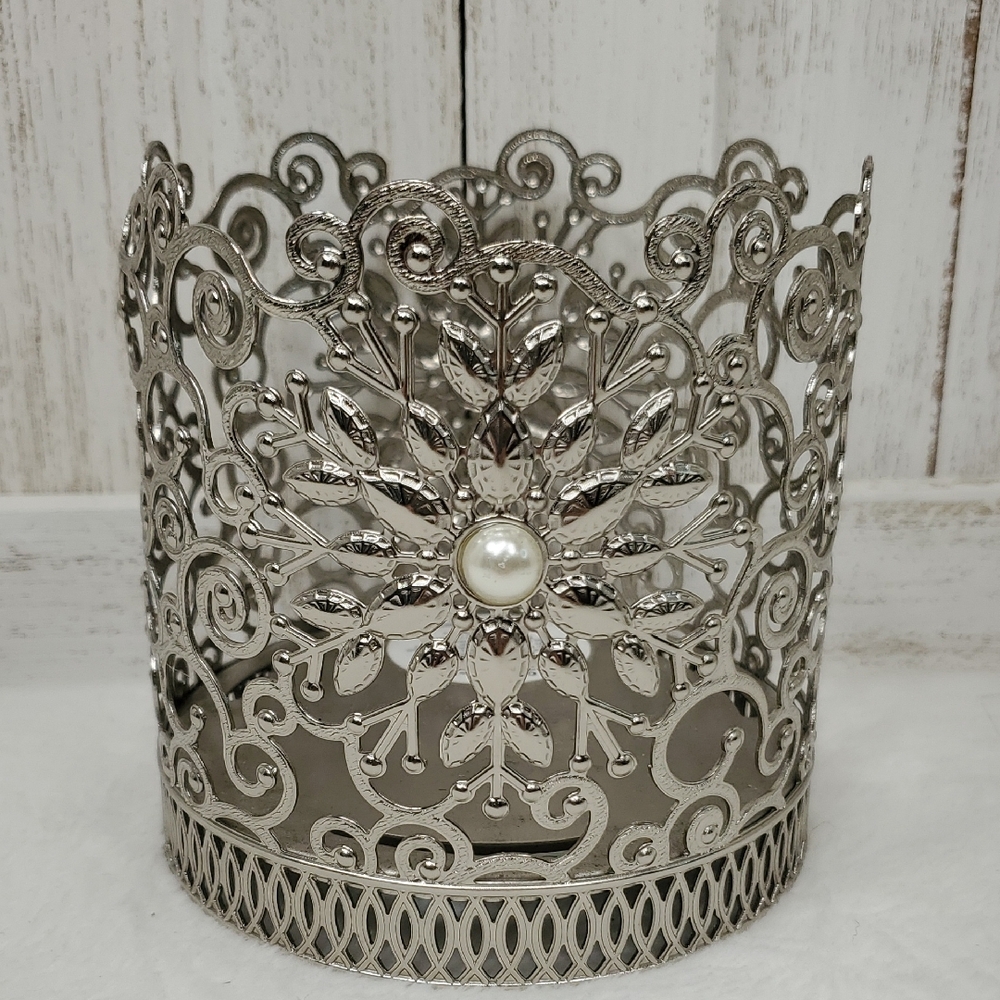 Bath & Body Works Elegant Silver Pearl 3 Wick Candle Holder